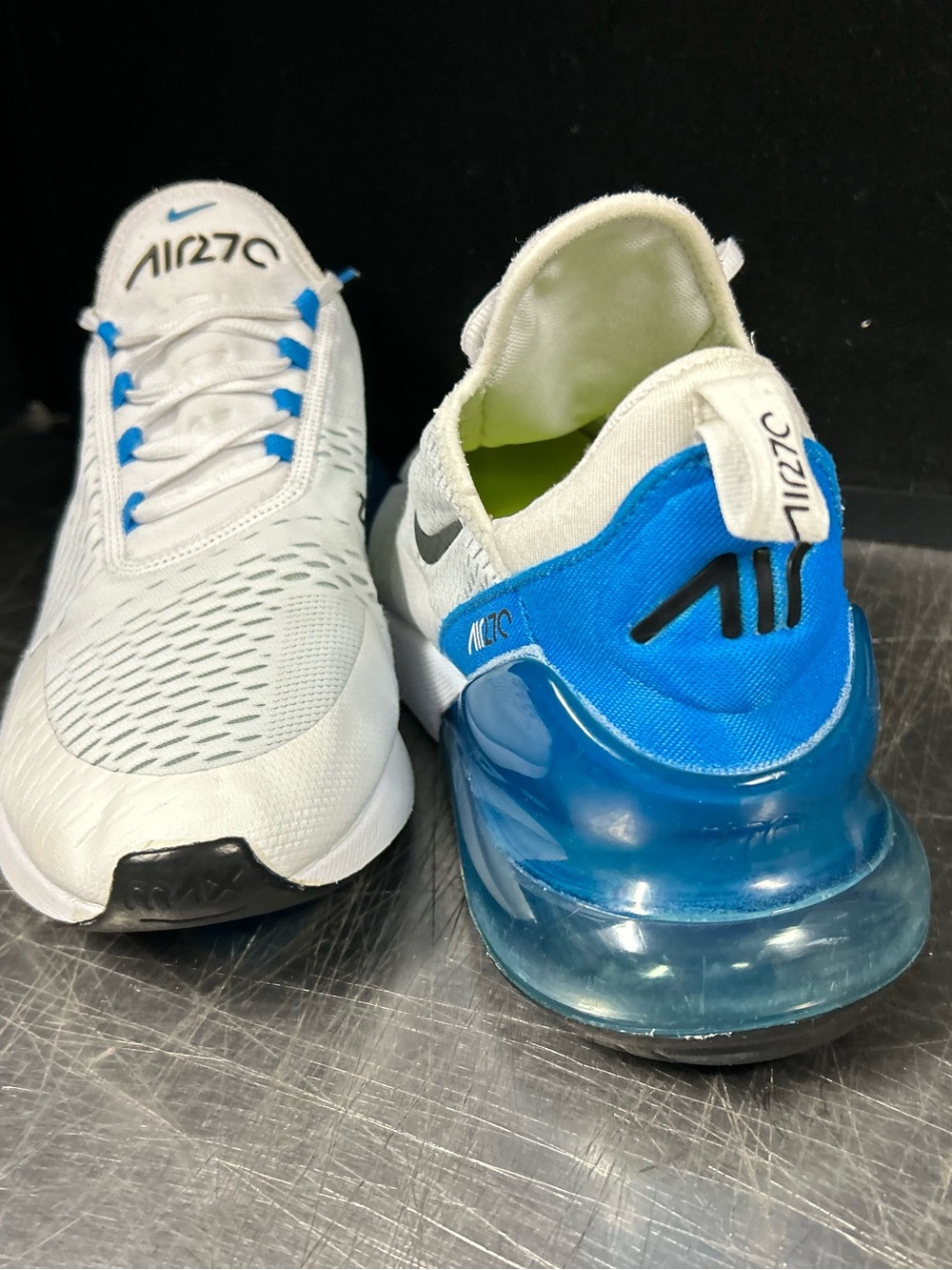 Nike Air Max 270 Size 11 Men - Picture 9 of 9